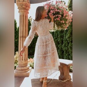 Elegant Lace Long Sleeve Dress - Cream